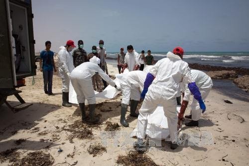 Une bonne centaine de corps repêchés au large de la Libye - ảnh 1