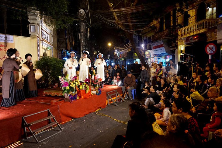 Des concerts vespéraux de musique traditionnelle dans le vieux Hanoï - ảnh 4