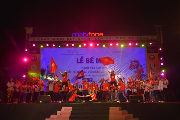 Clôture du camp d’été 2016 pour les jeunes Vietkieu - ảnh 1