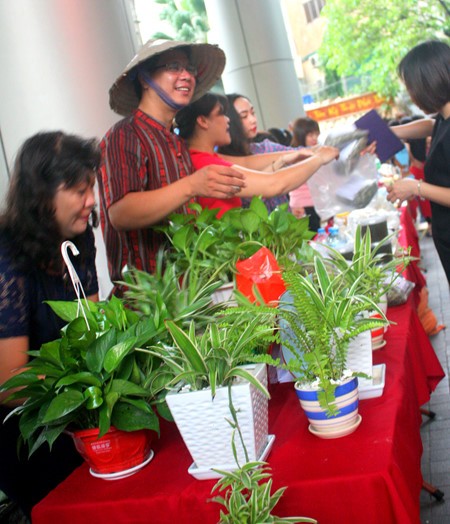 Une foire à l’occasion du 71ème anniversaire de la Voix du Vietnam - ảnh 9