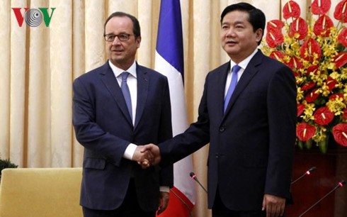 François Hollande reçu par Dinh La Thang - ảnh 1