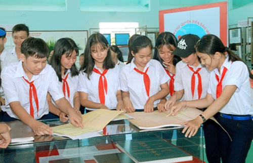 Exposition de cartes et d'archives sur Hoang Sa et Truong Sa à Binh Thuan - ảnh 1