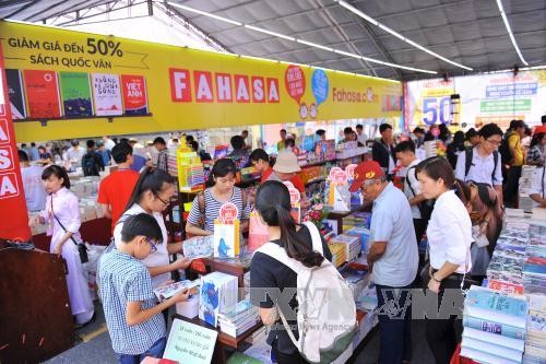 Ouverture du salon du livre de Hanoï 2016  - ảnh 1