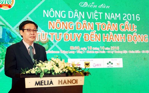 Vuong Dinh Huê au 1er forum des agriculteurs vietnamiens - ảnh 1