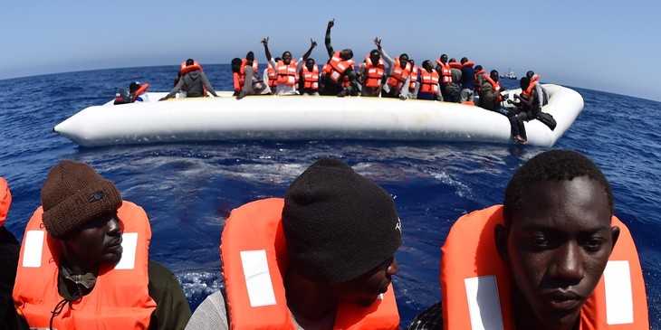 Baisse de deux tiers des arrivées de migrants dans l'UE en 2016 - ảnh 1