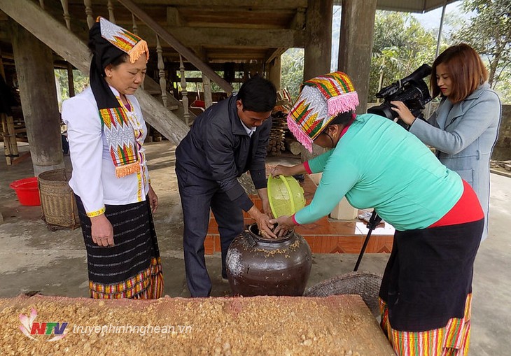 L’alcool chez les Thaï au Vietnam - ảnh 3