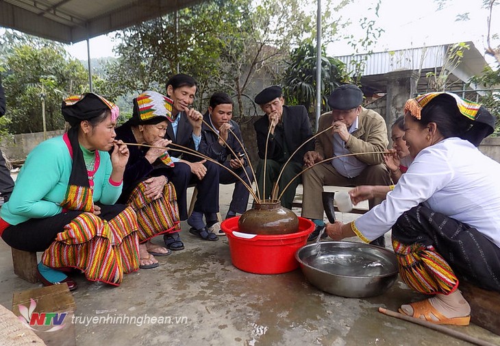 L’alcool chez les Thaï au Vietnam - ảnh 1