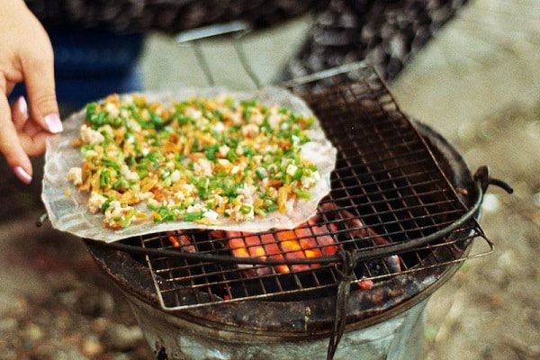 Avez vous goûté la pizza vietnamienne? - ảnh 1