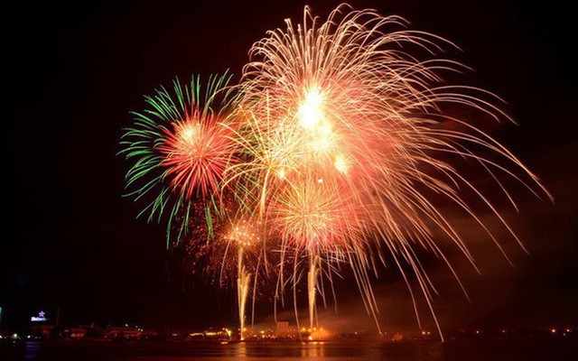 Les feux d’artifice du Têt - ảnh 1