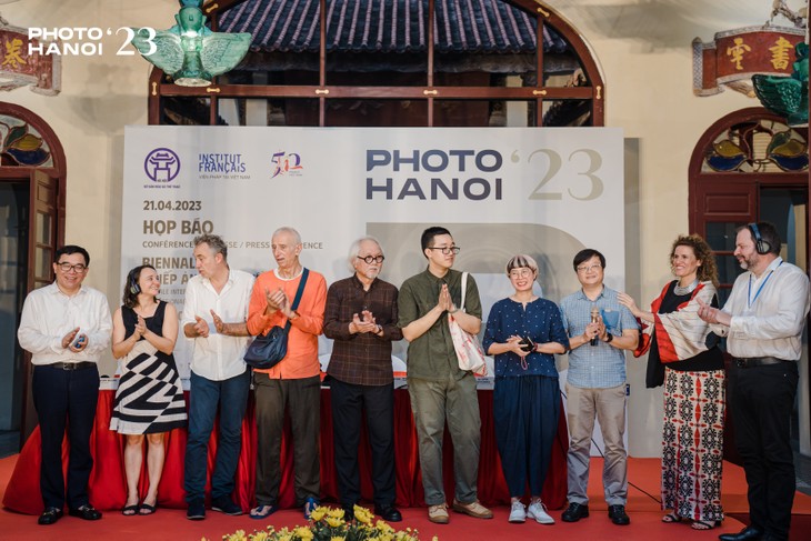 Hanoï - Une ville en photographie - ảnh 2