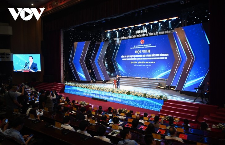 Pham Minh Chinh à la Conférence sur l'aménagement et la promotion de l’investissement dans la province de Bac Ninh - ảnh 1