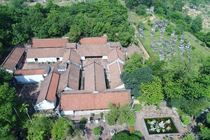 La pagode Bô Dà, qui abrite le plus grand jardin de stupas du Vietnam - ảnh 1