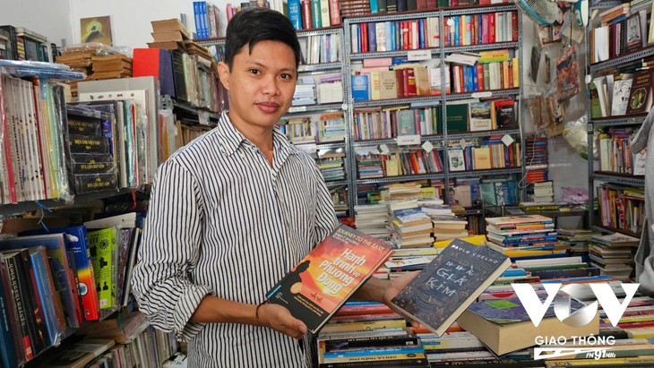 Nguyên Van Chuôn, le gardien des livres oubliés - ảnh 1