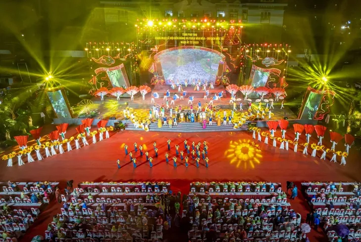 Les fêtes traditionnelles au Vietnam: un patrimoine vivant au cœur des campagnes - ảnh 1