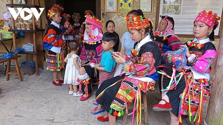 Lô Lô Chai: un joyau discret du Nord du Vietnam brille sur la scène mondiale - ảnh 16