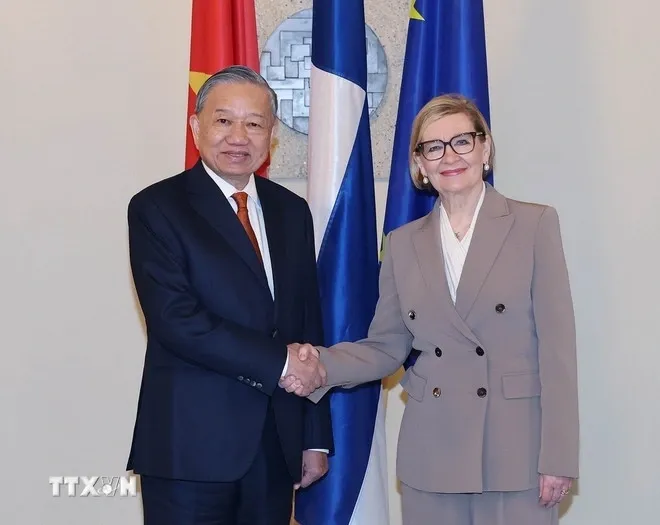Tô Lâm rencontre la première vice-présidente du Parlement finlandais Paula Risikko - ảnh 1