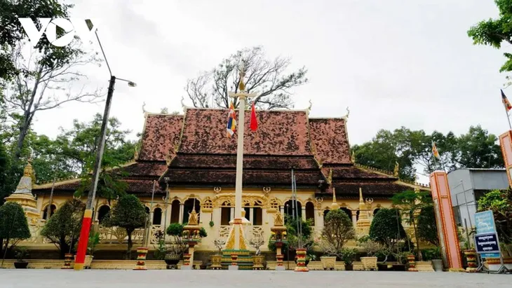 Pagode Âng, joyau spirituel et culturel khmer au cœur de Vinh Long - ảnh 2