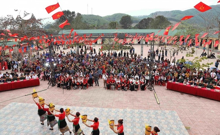 Têt: Une atmosphère festive dans tout le Vietnam - ảnh 13