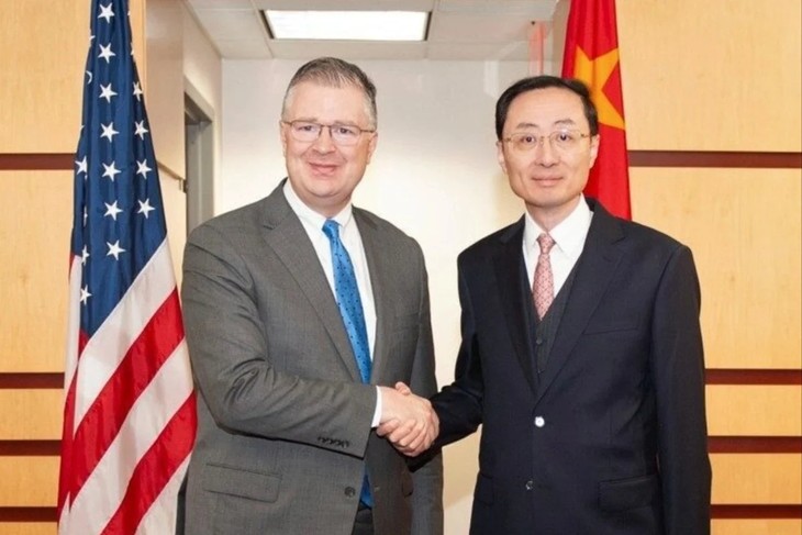 Senior US, China diplomats meet in Washington - ảnh 1