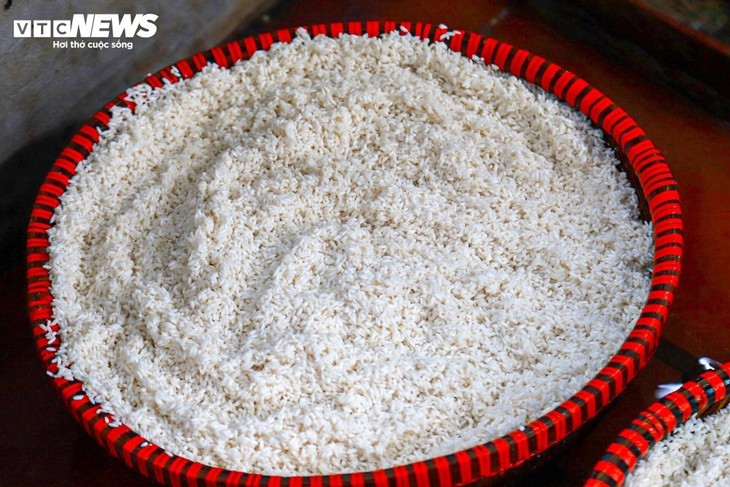 Chung cake making village busy ahead of Tet  - ảnh 8