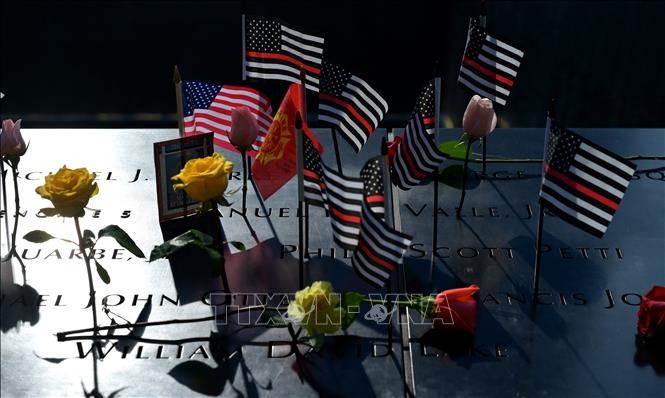 US commemorates victims of September 11 terrorist attacks - ảnh 1