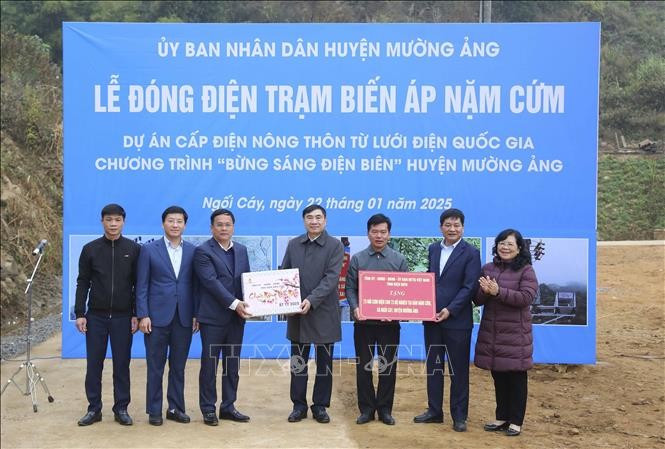 Remote homes in Dien Bien connected to electricity ahead of Lunar New Year - ảnh 1