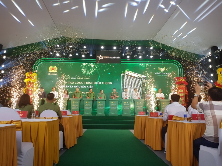 Hanoi breaks ground on apartment complex for public security forces - ảnh 1