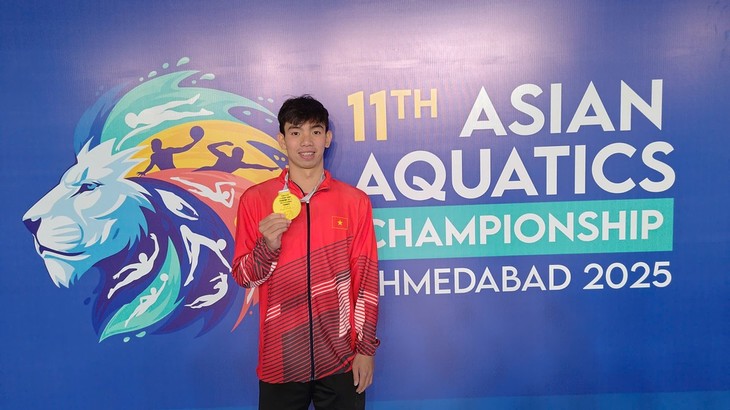 Vietnam claims first gold medal in men’s events at Asian Aquatics Championships - ảnh 1