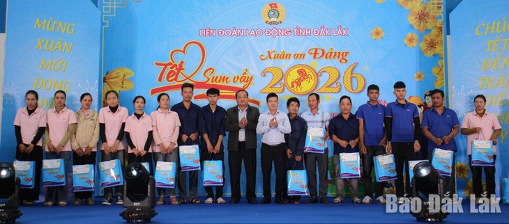 Labor Federation takes care of workers in Dak Lak ahead of Lunar New Year  - ảnh 1