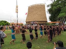  Rumah Rong - Jantungnya dukuh etnis minoritas Ba Na - ảnh 2