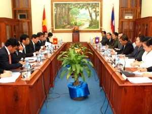 Delegasi Komisi Hubungan Luar Negari Majelis Nasional Vietnam  berkunjungan di Laos - ảnh 1