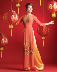 Busana Ao Dai, satu simbol kebudayaan Vietnam. - ảnh 4