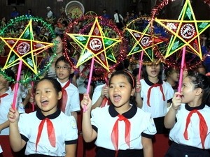 Pesta Medio Musim Rontok mereproduksi ciri budaya dulu kota Hanoi - ảnh 5