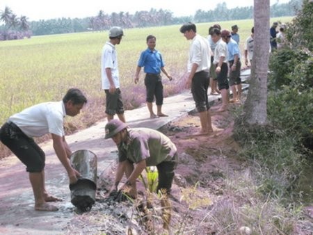 Bersama dengan rakyat memberikan kontribusi pada perkembangan bersama. - ảnh 4