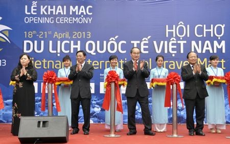 Pekan Raya pariwisata internasional Vietnam 2013 memperhatikan sifat komersialnya - ảnh 1