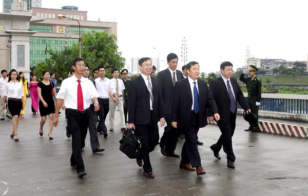 Vietnam menghadiri pembukaan Pekan Raya Tiongkok-Asia Selatan kali pertama dan Pekan Raya Kunming 2013 - ảnh 1