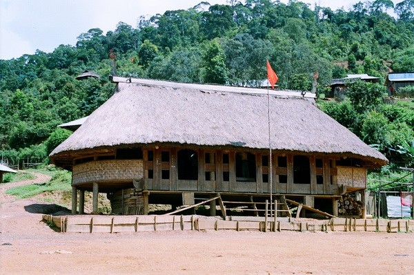 Kekhasan warna-warni etnis minoritas Co Tu di barisan gunung Truong Son - ảnh 3