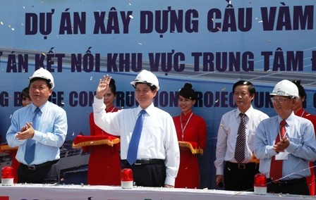 Perdana menteri Vietnam Nguyen Tan Dung memerintahkan pembangunan proyek Jembatan Vam Cong - ảnh 1