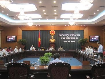 Komite Tetap Majelis Nasional Vietnam membahas rancangan Undang-Undang Imigrasi dan Domisili Orang Asing di Vietnam - ảnh 1