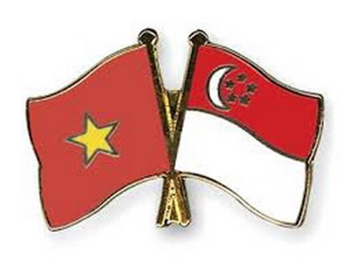 Perdagangan bilateral Vietnam-Singapura terus meningkat pada tahun 2014 - ảnh 1