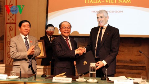 Unjuk muka Kelompok Legislator Persahabatan Italia-Vietnam di Roma - ảnh 1