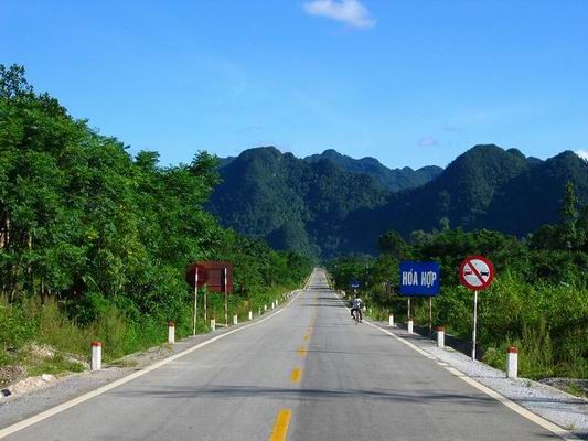 Jalan Ho Chi Minh-jalan Truong Son: memberikan bantuan kepada medan perang untuk menyatukan Tanah Air, membangunan dan mengembangkan Tanah Air - ảnh 1