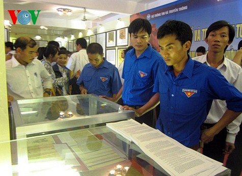 Pameran “Hoang Sa, Truong Sa milik Vietnam, bukti-bukti sejarah dan hukum - ảnh 1