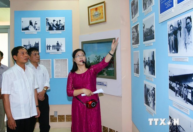 Pameran foto, benda dan dokumen tentang Konferensi Jenewa - ảnh 1