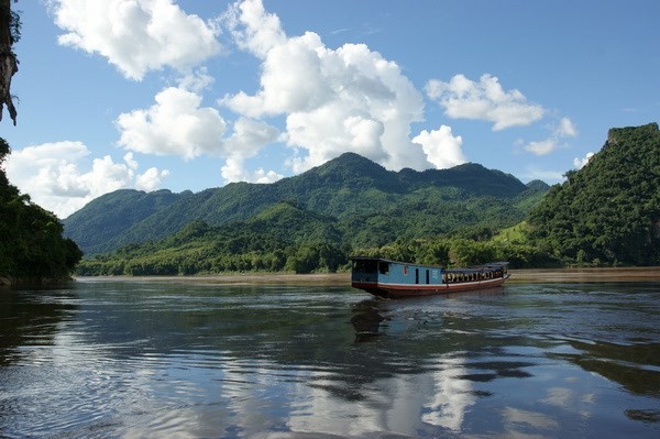 Forum “Mekong mengusahakan langkah mengembangkan pariwisata secara berkesinambungan”. - ảnh 1