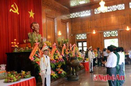 Provinsi Nghe An mengadakan upacara hari haul Presiden Ho Chi Minh - ảnh 1