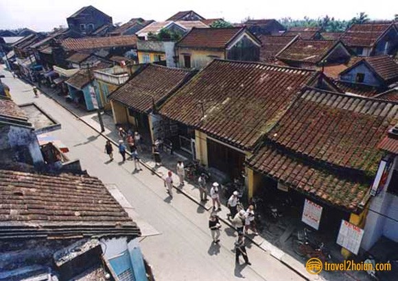 Memobilisasi kekuatan masyarakat untuk mengkonservasikan pusaka Hoi An - ảnh 2