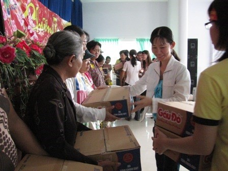 Kota Hanoi menggelarkan banyak bentuk bantuan kepada kaum miskin - ảnh 1