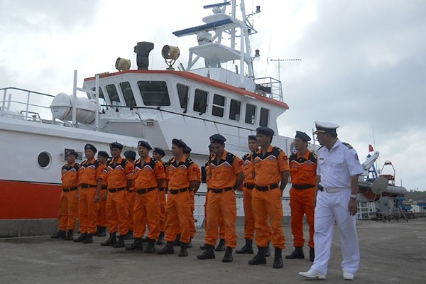 Para kader dan warga kabupaten pulau Truong Sa melaksanakan dengan baik pekerjaan SAR - ảnh 1