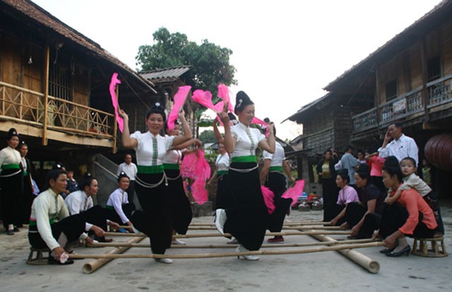 Warna-warnia Hari Raya Tet dari etnis-etnis minoritas daerah pegunungan - ảnh 1